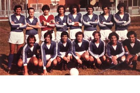 Año 1984 - Torneo interno de fútbol. Monoblock campeón.