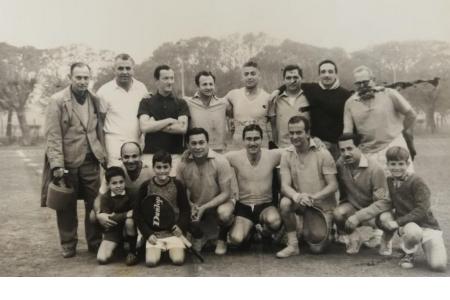 Año 1963 - Torneo Interno de Fútbol - Soltero vs Casados.
